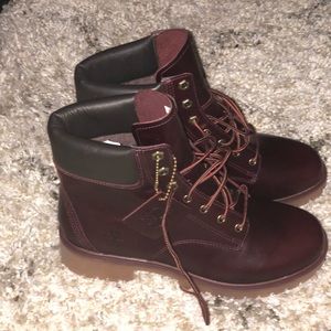 (Brand New) Women’s Timberland boots!